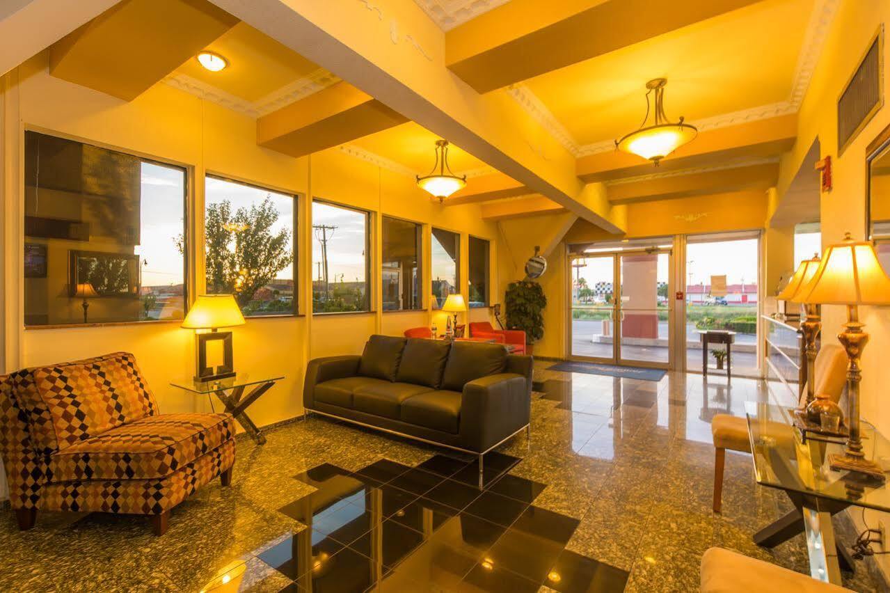 Howard Johnson By Wyndham Oklahoma City Okc Airport, Fairgrounds, I40 Exterior photo